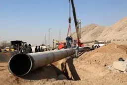 عملیات جابجایی خط هزار  آبرسانی نجف‌آباد به اصفهان در کمربند شمالی نجف‌آباد 