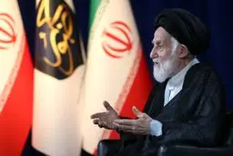 امام آقای خلخالی را به خاطر تعدادی اعدام بی حساب کنار گذاشتند/ امام مجوز شرعی ترور مسلحانه را ندادند