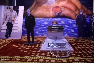 نمايشگاهی از اشيای متبرک در حرم شاهچراغ شیراز