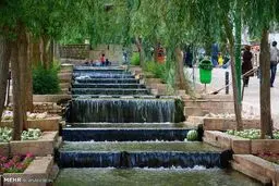 با جاهای دیدنی محلات آشنا شوید