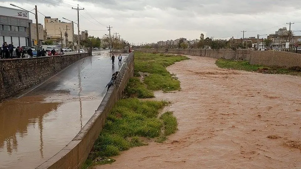 وفاة 56 شخصا وفقدان 18 آخرین جراء السیول في إیران