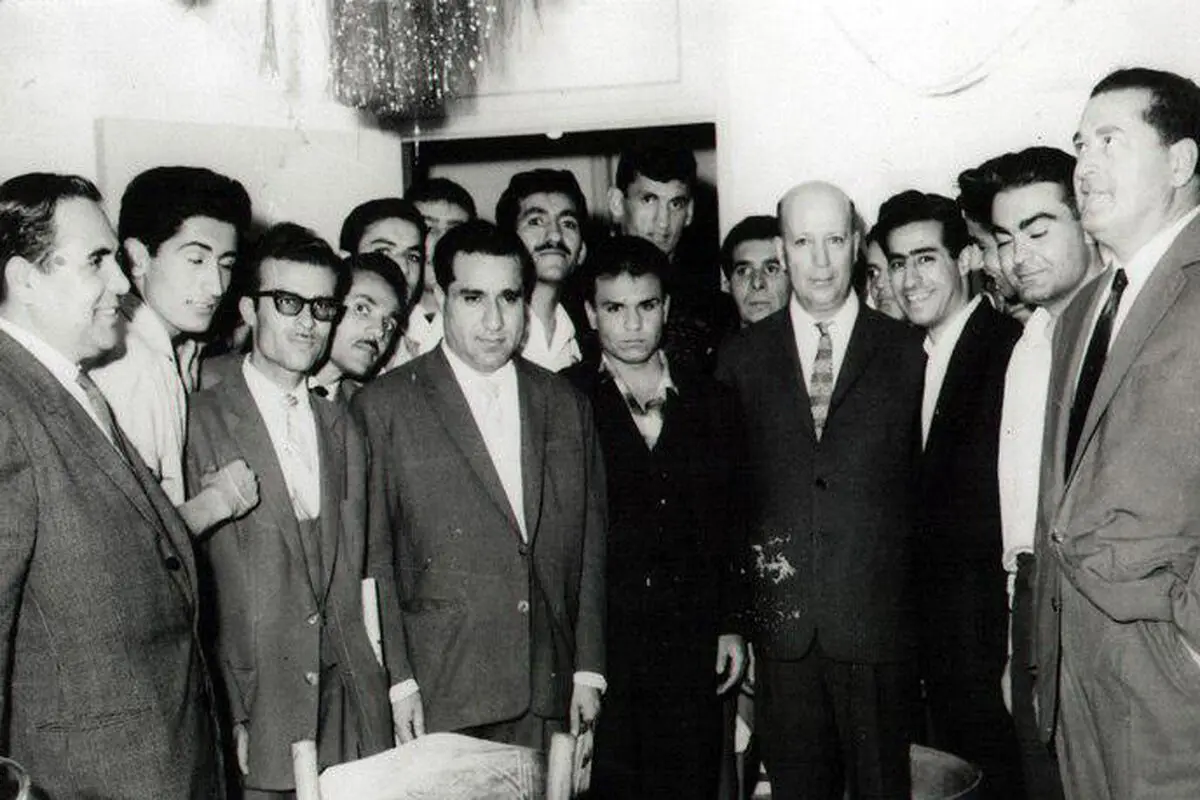 انقلابی ناتمام

