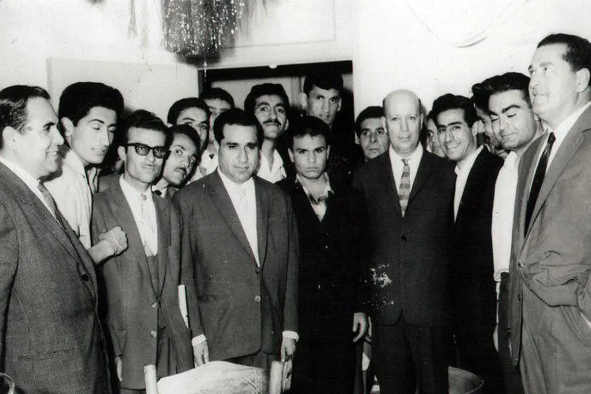 انقلابی ناتمام

