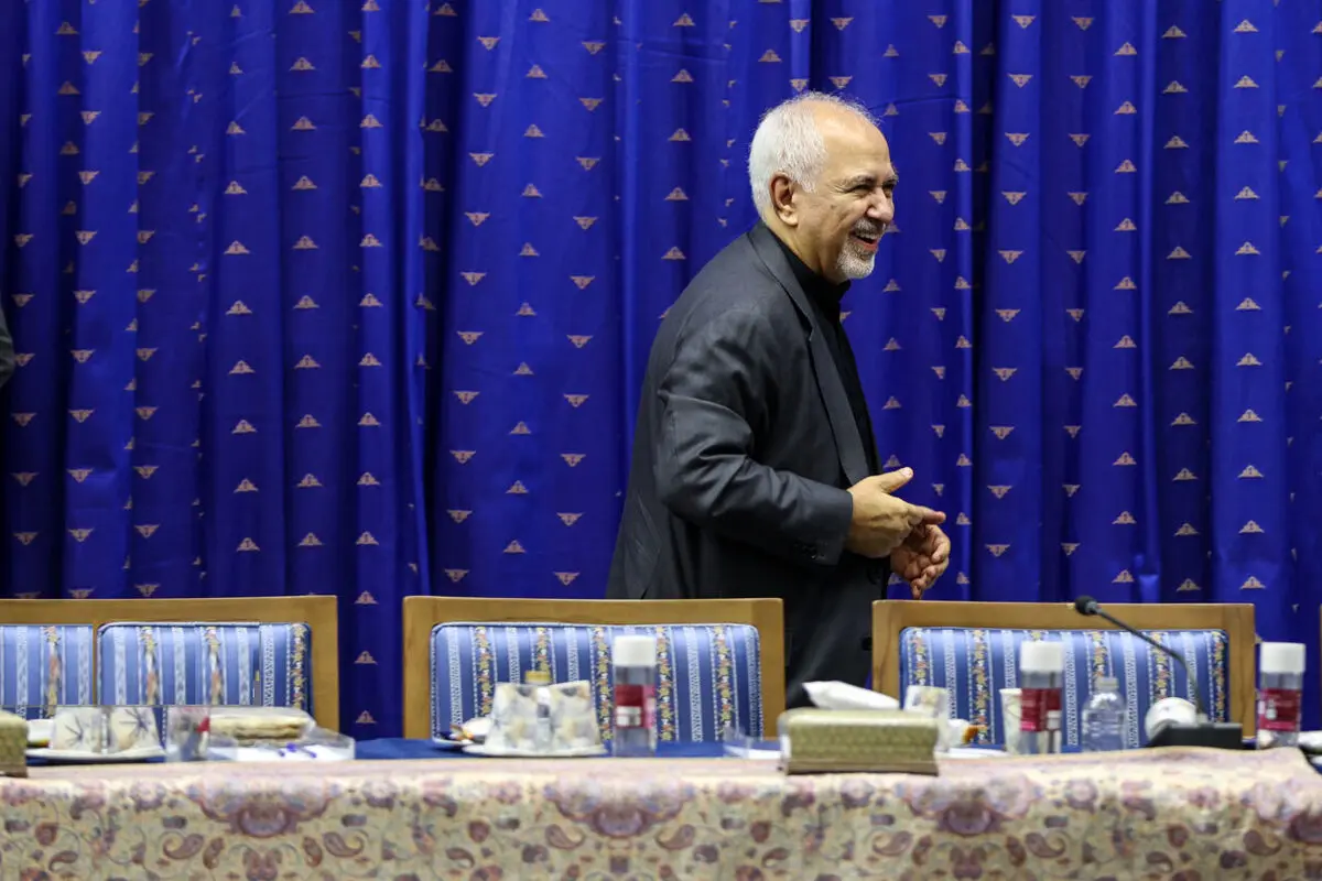 بازی چماق و هویج منتقدان دولت مستقر