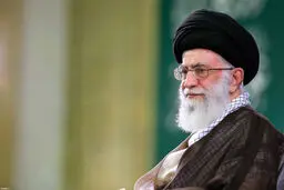 توئیت عبری صفحه رهبر انقلاب: رژیم باید منتظر مجازاتی سخت باشد + عکس

