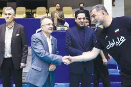 اقدام تازه مدیر وعده و عذرخواهی
