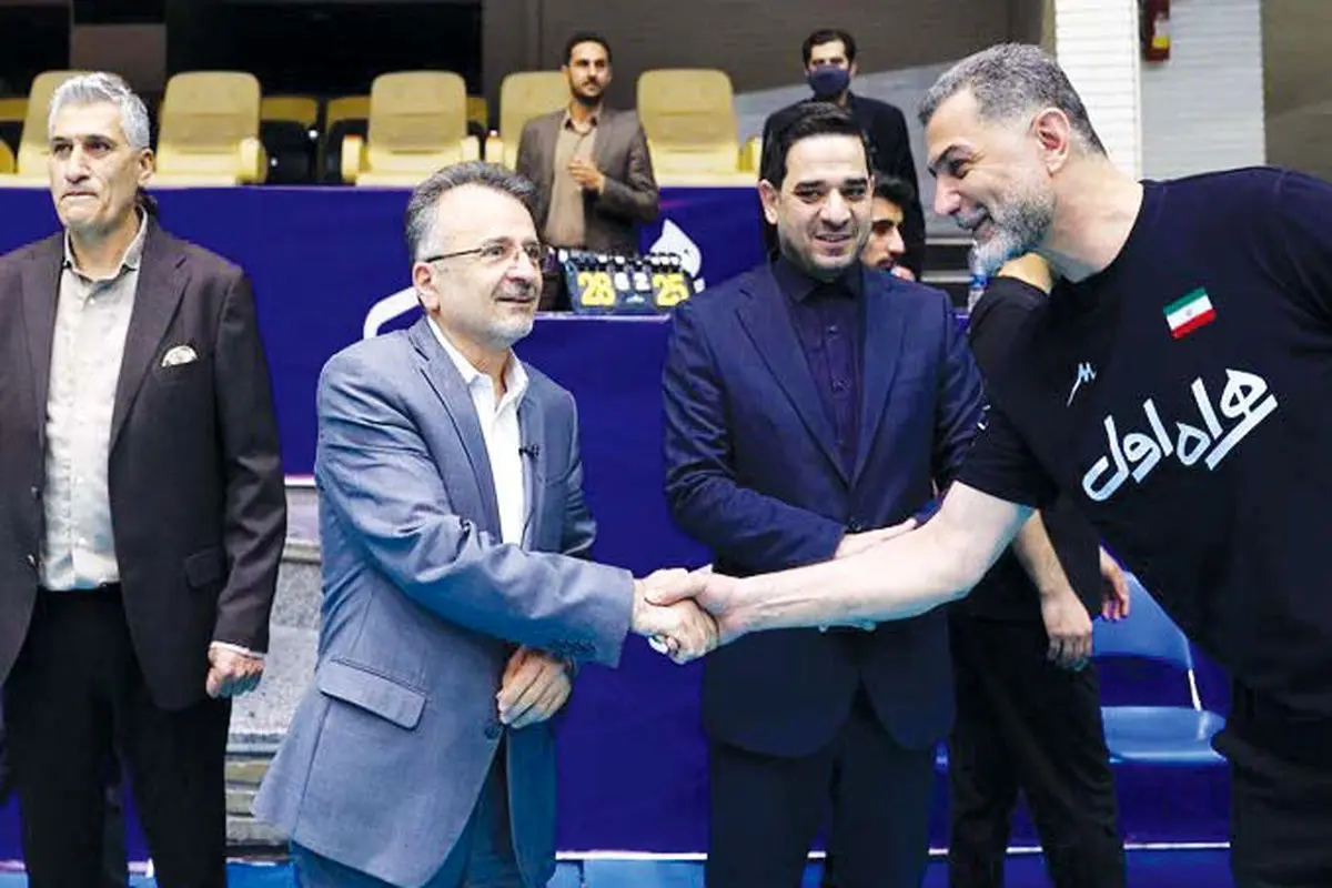 اقدام تازه مدیر وعده و عذرخواهی

