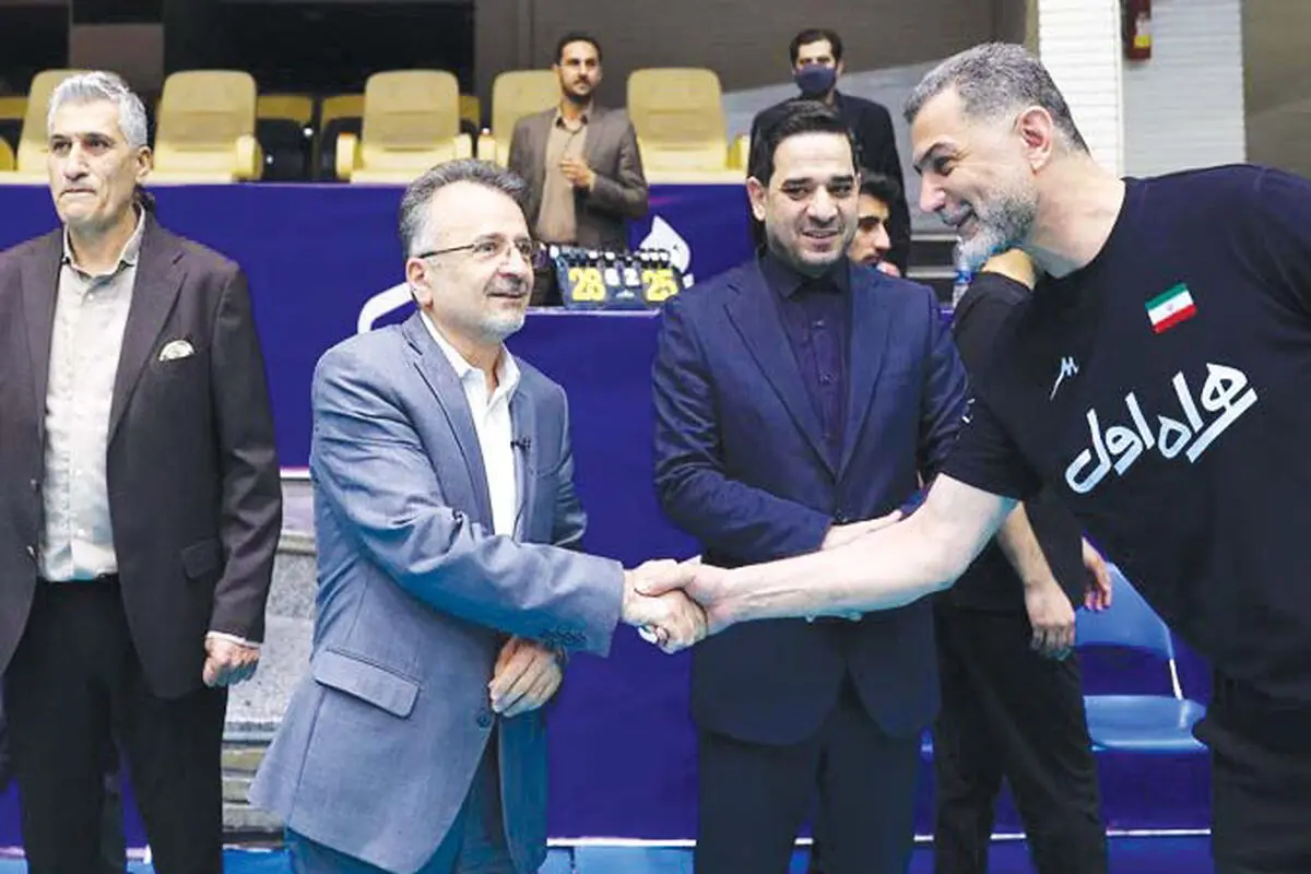 اقدام تازه مدیر وعده و عذرخواهی
