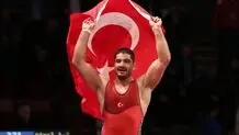 کشتی‌گیر ترک برترین آزادکار جهان شد