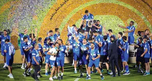 موج شادی در اردوگاه آبی