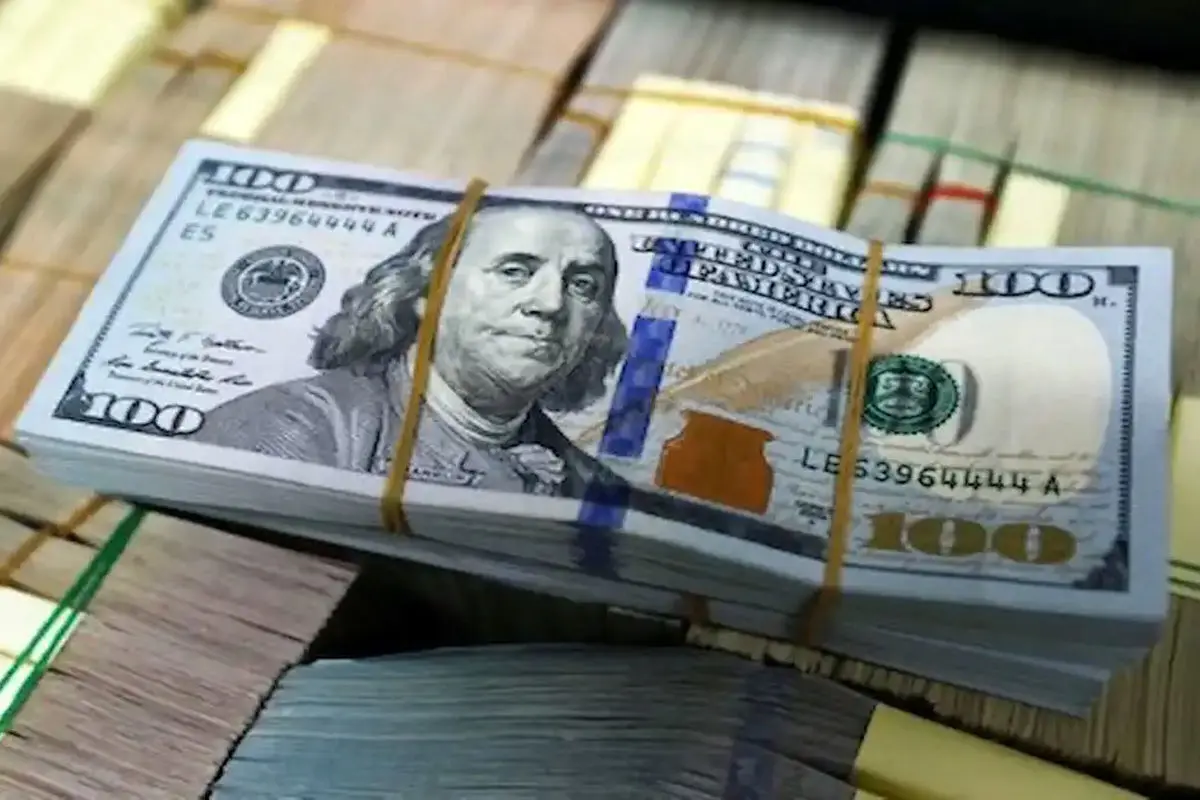پای قیمت دلار به کانال ۵۳ هزار تومان باز می‌شود؟

