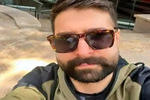 حمید هیراد روی تخت بیمارستان نوازندگی کرد