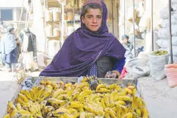 دختران را به مدارس راه دهید
