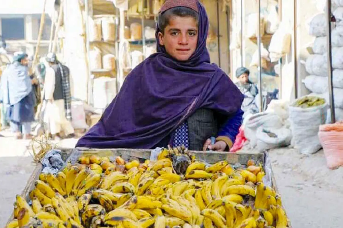 دختران را به مدارس راه دهید

