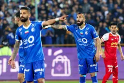 استقلال قهرمان لیگ برتر می‌شود؟
