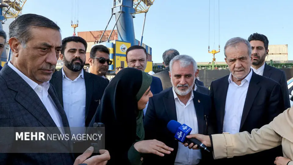 Pezeshkian visits Shahid Beheshti Port in Chabahar