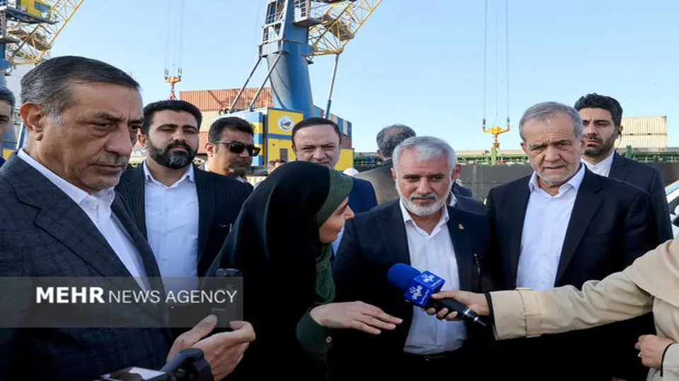 Pezeshkian visits Shahid Beheshti Port in Chabahar