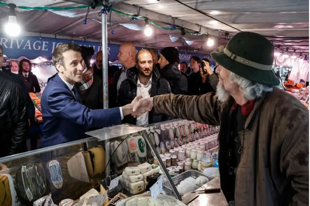 Macron’s lead over Le Pen narrowing as vote nears