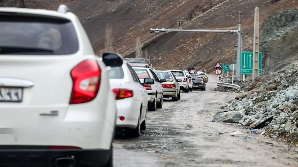 ترافیک در آزادراه تهران_شمال سنگین است

