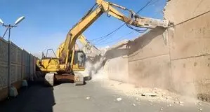 تخریب دیوار زندان رجایی شهر + عکس