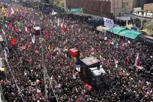 تشییع پیکر رهبر شهید در نجف پایان یافت 