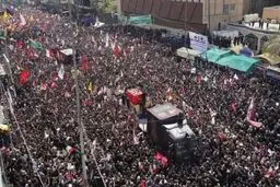 تشییع پیکر رهبر شهید در نجف پایان یافت 