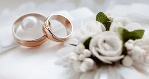 هزینه‌ نجومی مراسم ازدواج،‌ عروس و داماد را به گرفتن کادوی زوری واداشت + عکس