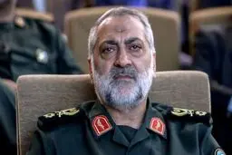 کسانی که طمع به جزایر سه‌گانه ‌‌دارند ‌نوک شمشیرمان را ببینند‌/ در شرایط بسیار حساسی به سر می‌بریم
