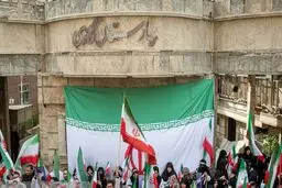 تصاویری که ایسنا از تجمع پزشکان مقابل بیمارستان گاندی تهران منتشر کرد