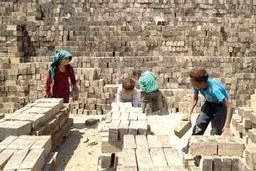 آجرهایی که نان می‌شود