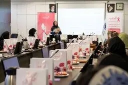 ما یک رنگیم، یک رنگ برای مبارزه با سرطان پستان