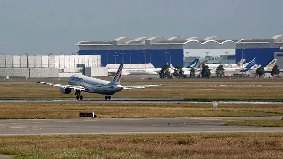 تخلیه ۶ فرودگاه در فرانسه بعد از تهدید به بمب‌گذاری