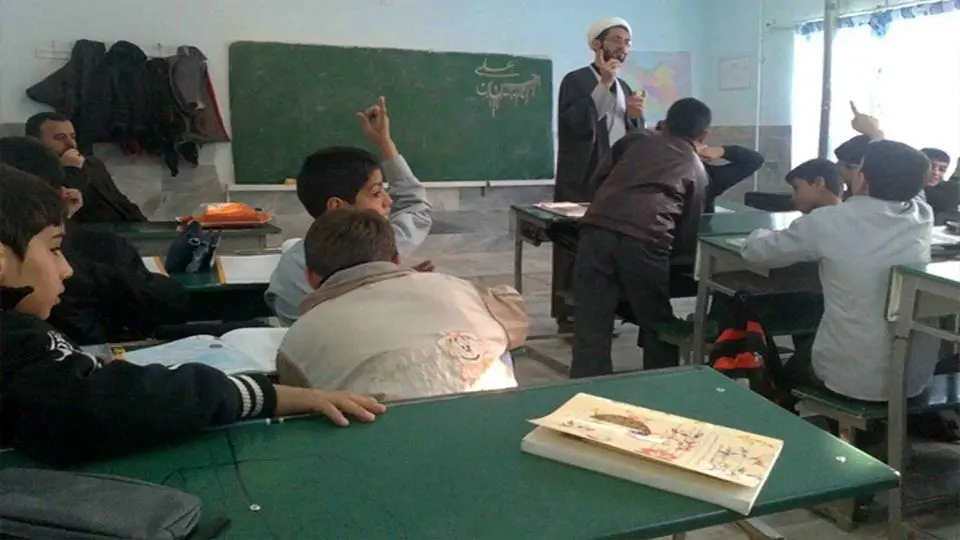  روحانیون در قالب طرح امین در ۲۵ هزار مدرسه حضور دارد

