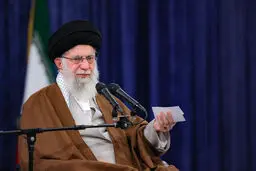 اشاره رهبر انقلاب به حوادث کارگری و تاکید بر حل مسئله ایمنی کارگران