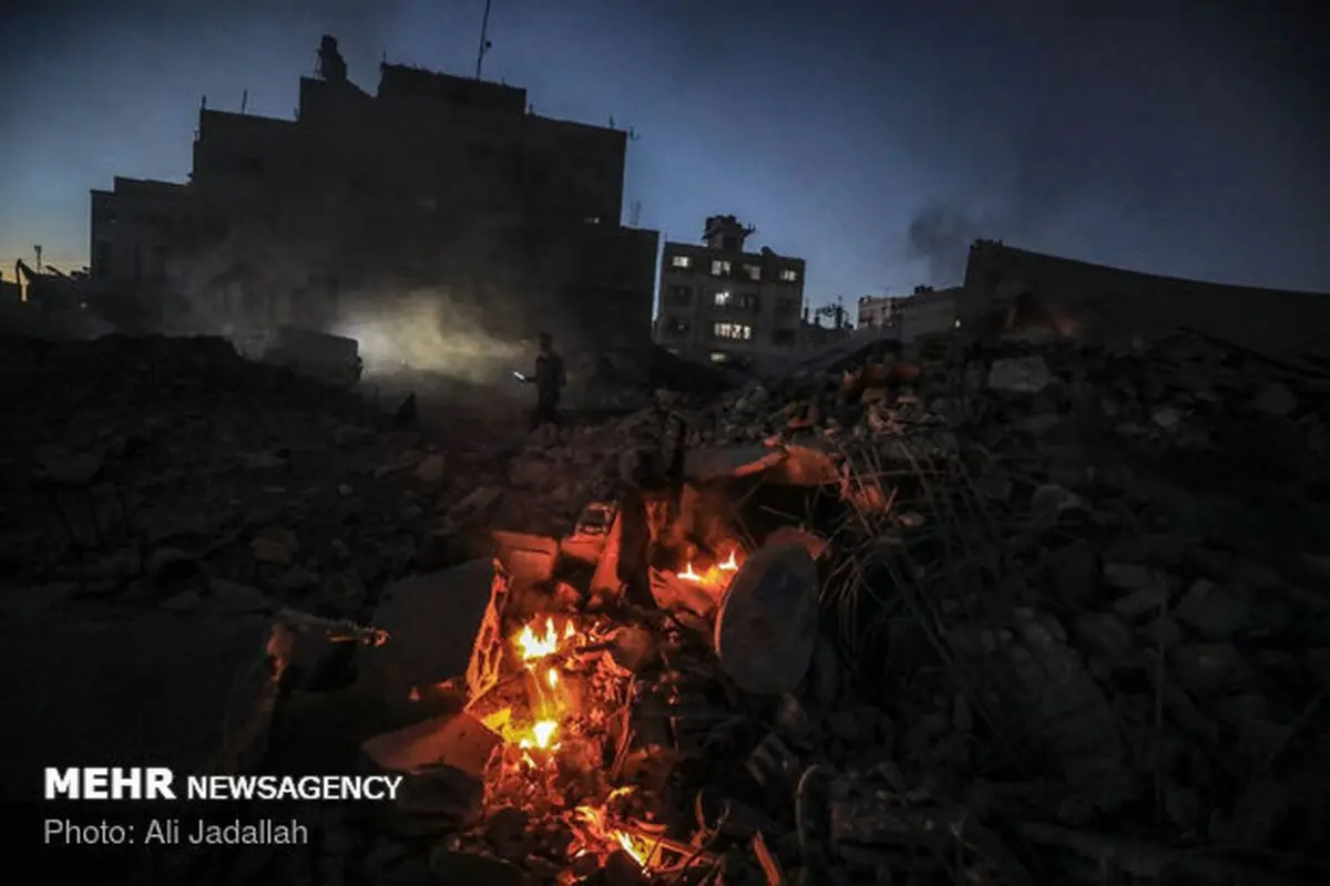 Palestinians' air defenses fire back to new Israeli raids
