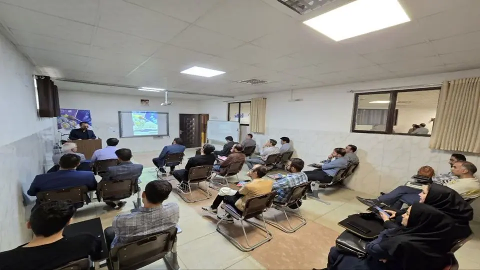 آغاز نخستین دوره آموزش حرفهای" تربیت تکنیسین فیبر نوری "با همکاری مخابرات و جهاد دانشگاهی در همدان