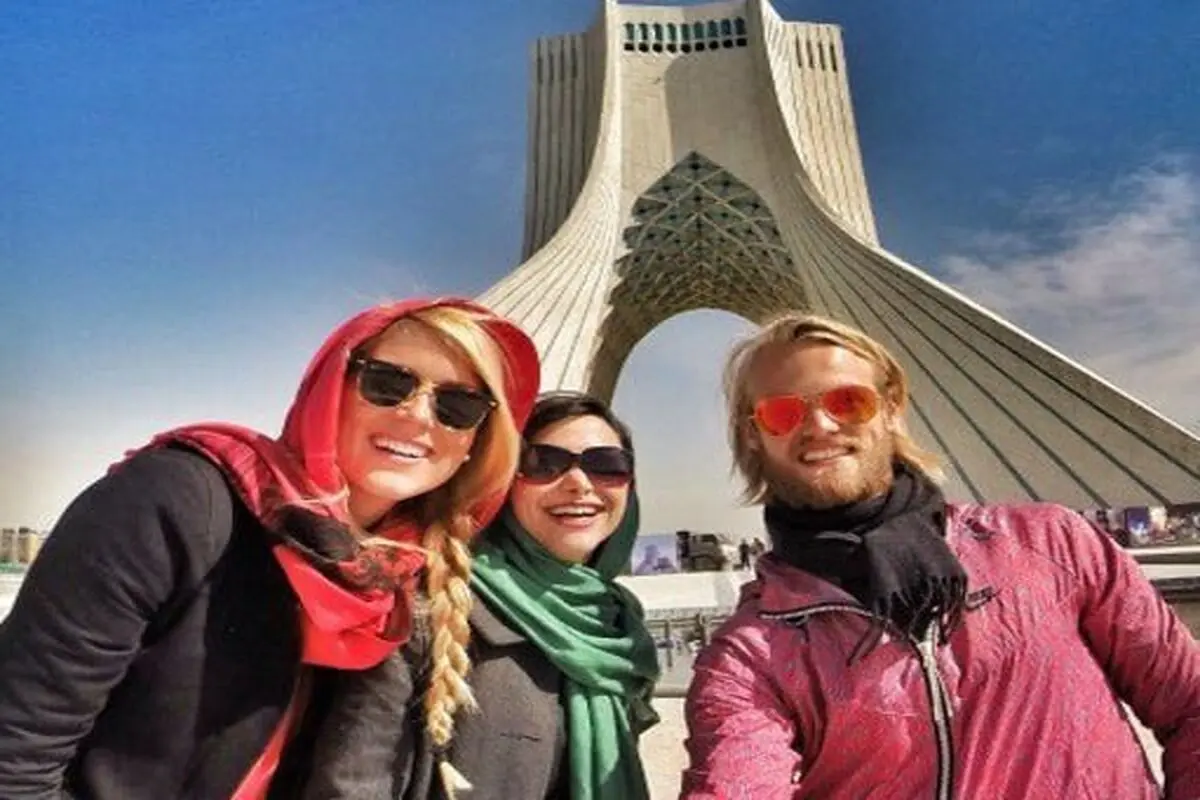 20 مؤثرًا أجنبیًا یأتون إلى إیران لإنتاج محتوى سیاحی متماشیا مع قرار إلغاء التأشیرة لعدة دول