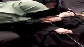 گریه‌ شدید فاطمه مهاجرانی در آغوش مادر شهیدان زین‌الدین + فیلم