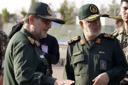 سردار سلامی از یک پایگاه زیرزمینی دیدار کرد