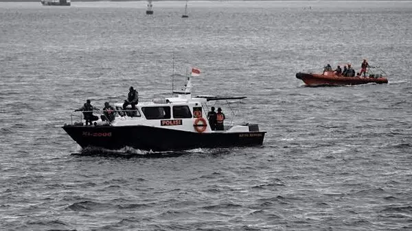 ناپدید شدن یک کشتی مسافربری با ۲۴۰ سرنشین در آبهای اندونزی