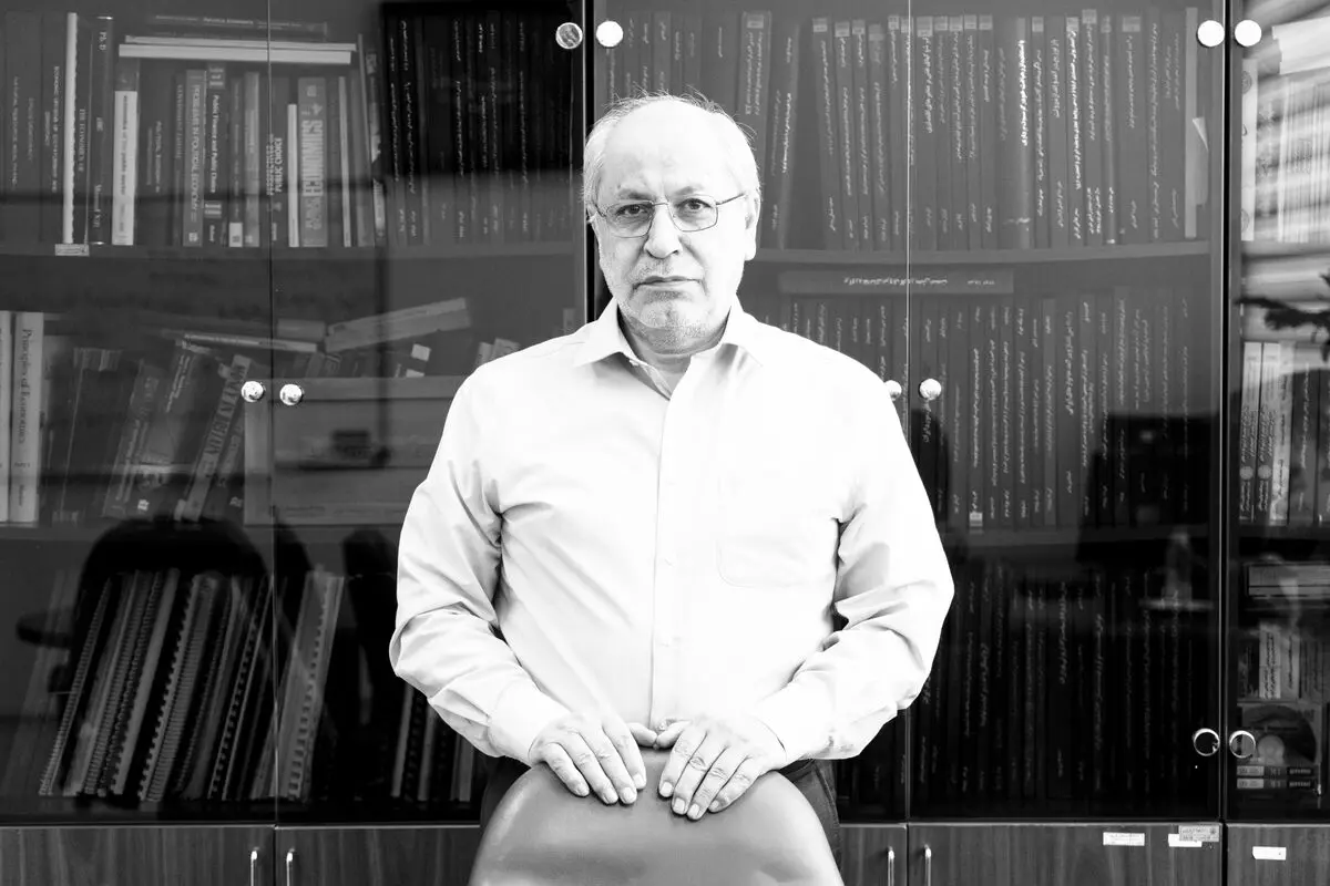 قدم اول، تعیین هویت اقتصادی است
