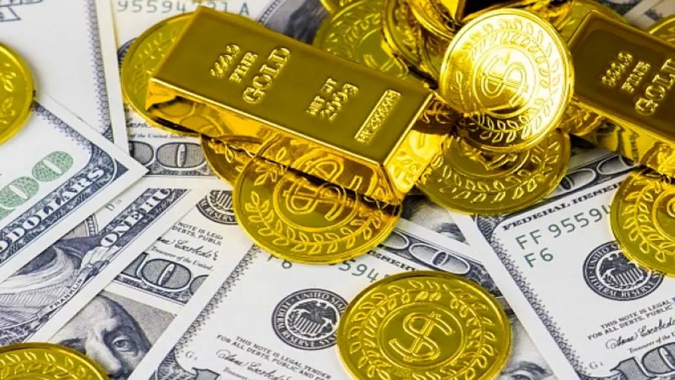 قیمت دلار، طلا و سکه در ساعات پایانی بازار چهارشنبه ۱۱ تیر ۱۴۰۴/ قیمت طلا عقب نشست