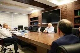در سیاست خارجی شعارهای دهن پرکن که جیب مردم را خالی کند، نمی دهم