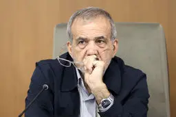 پزشکیان و خطرات نهادن خشت اول  روی دیوارهای کج

