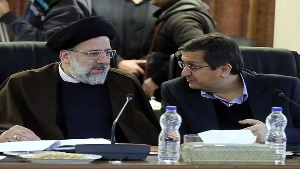 همتی کارنامه اقتصادی رئیسی را به دستاش داد /عکس