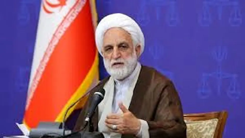 ‎به خود ببالید که عوامل دشمن را شناسایی و مجازات می‌کنید
