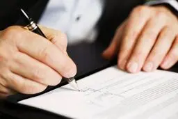 إیران وباکستان توقعان اتفاقیة فی مجال التجارة الحدودیة