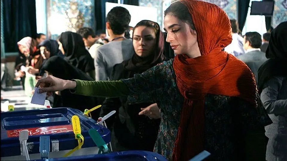 روزنامه همشهری: مراقبت باشید در مظان این اتهام قرار نگیرید که بخاطر انتخابات از اجرای قانون حجاب کوتاه آمده‌اید