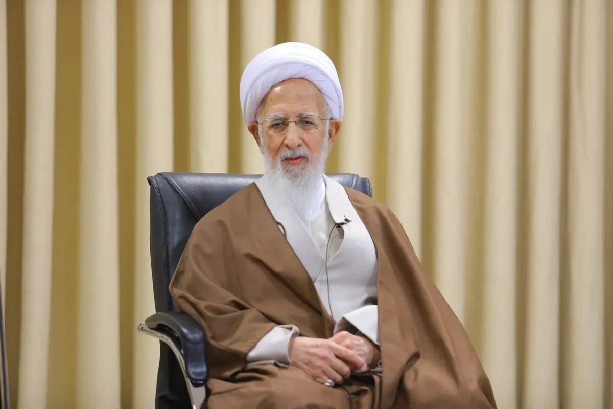 آیت‌الله جوادی آملی: نه بیراهه بروید و نه راه کسی را ببندید

