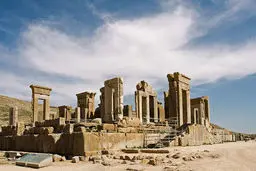 در پیچ‌وخم سرنوشت بافت‌ها و بناهای تاریخی

